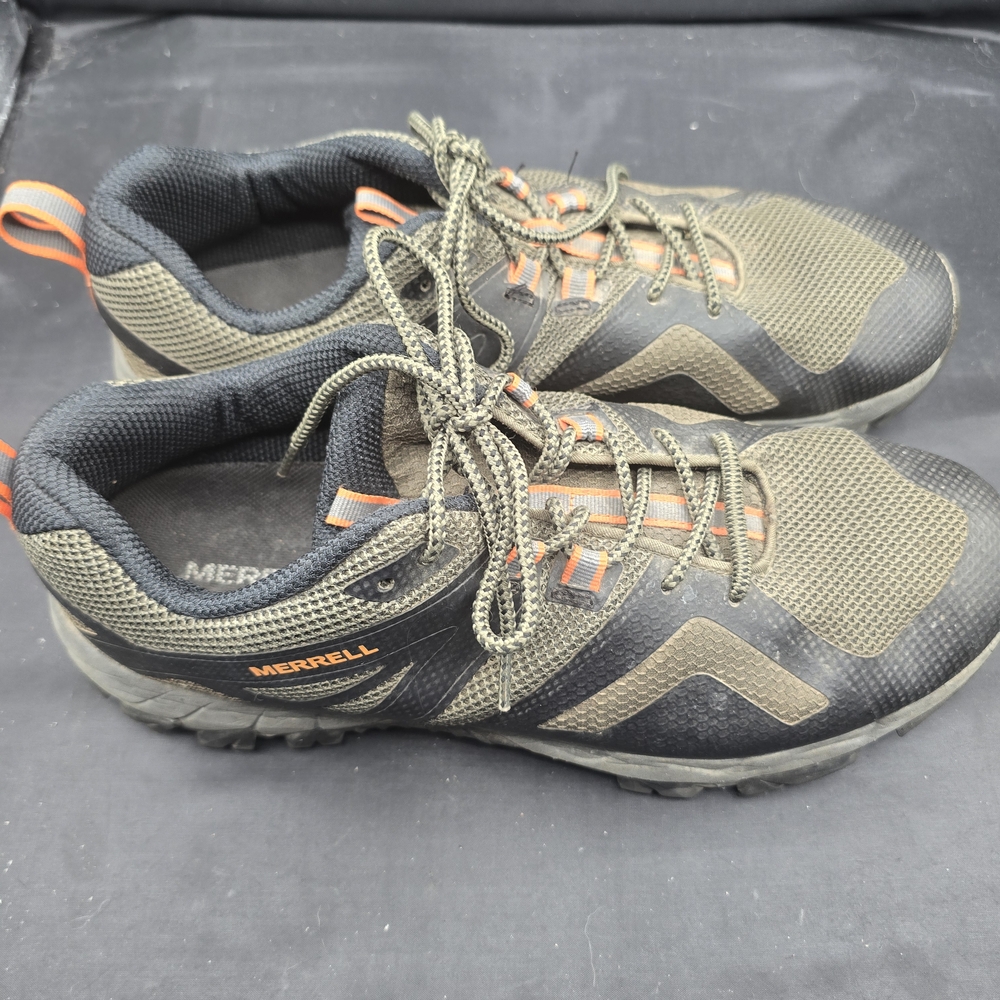 Merrell Men's Black and‎ Olive Athletic Shoes
